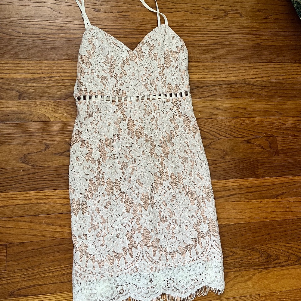 White lace bodycon sleeveless Tobi dress
